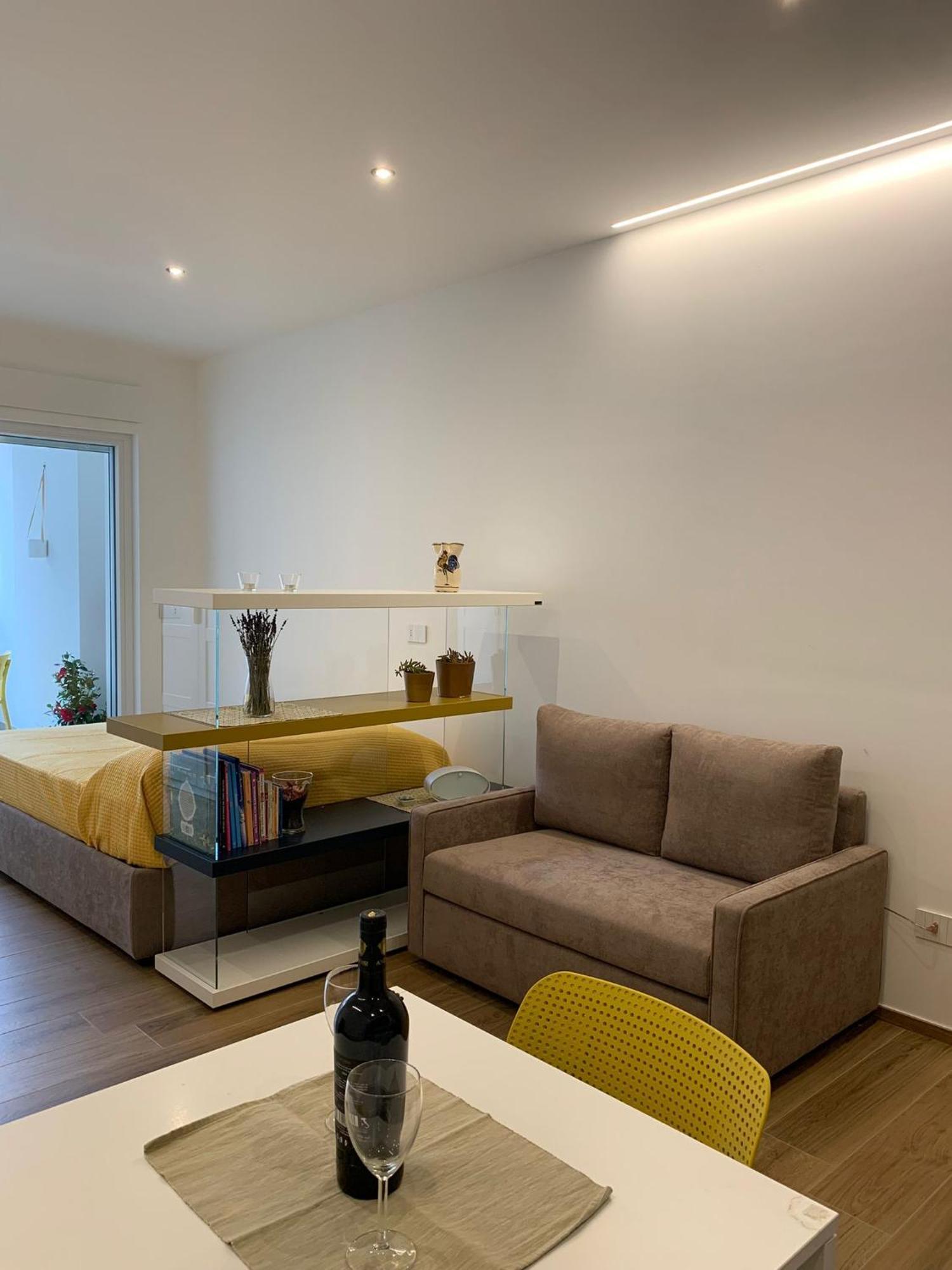 Апартаменты Domus13-With Private Parking Бари Экстерьер фото