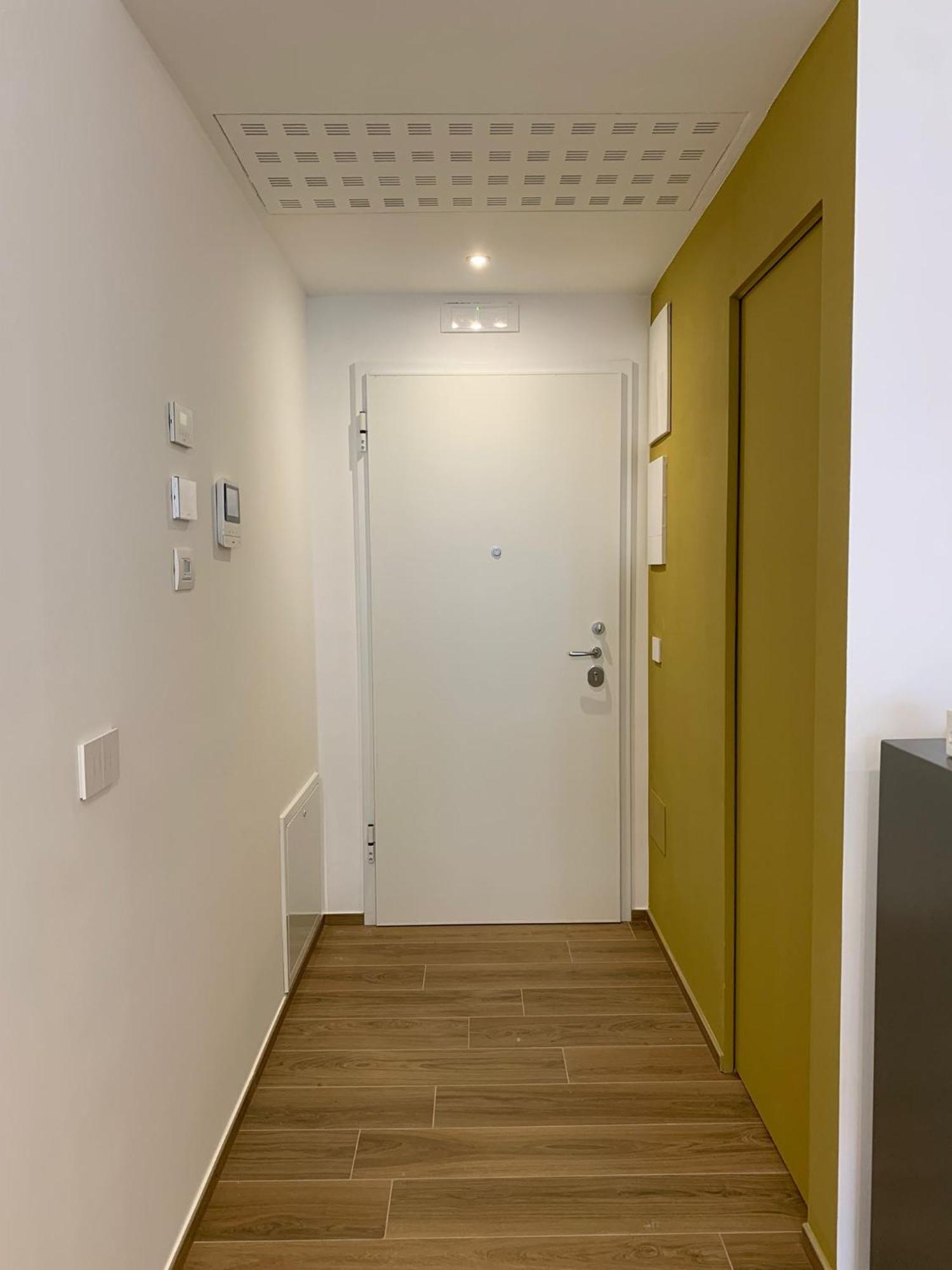 Апартаменты Domus13-With Private Parking Бари Экстерьер фото