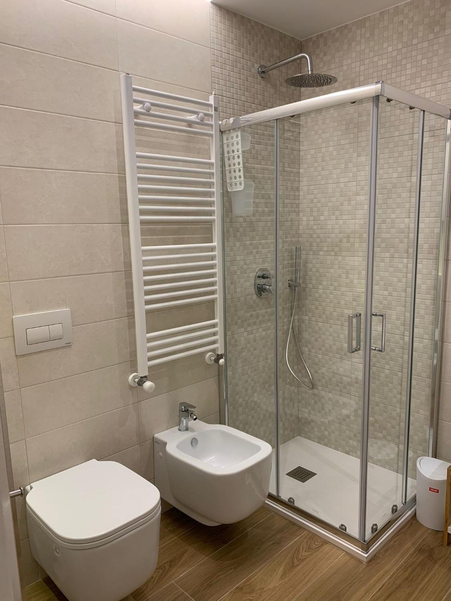 Апартаменты Domus13-With Private Parking Бари Экстерьер фото